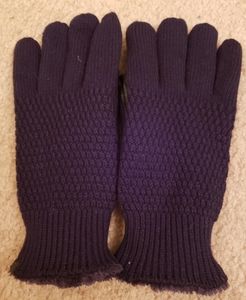 NWOT Isotoner Gloves in Black, One Size
